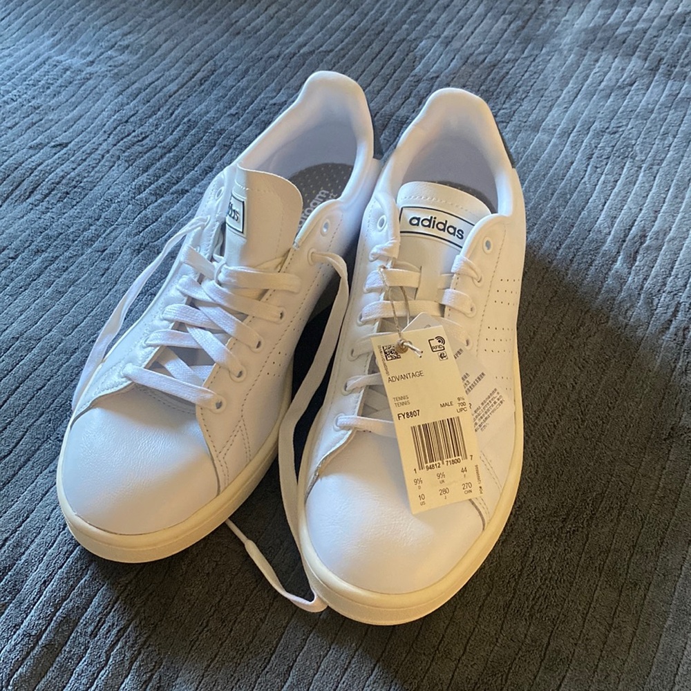 Adidas Sneakers